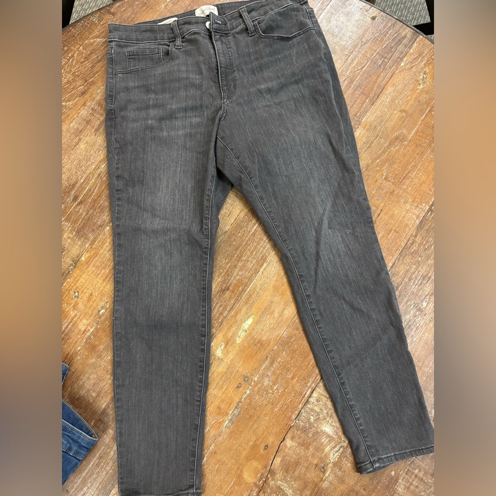 Women’s Gray Universal Thread Jeans